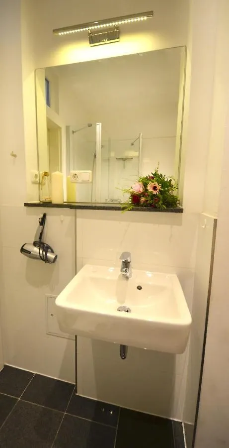 Apartment Ferienwohnungen Legienstrasse Hamburg Germany